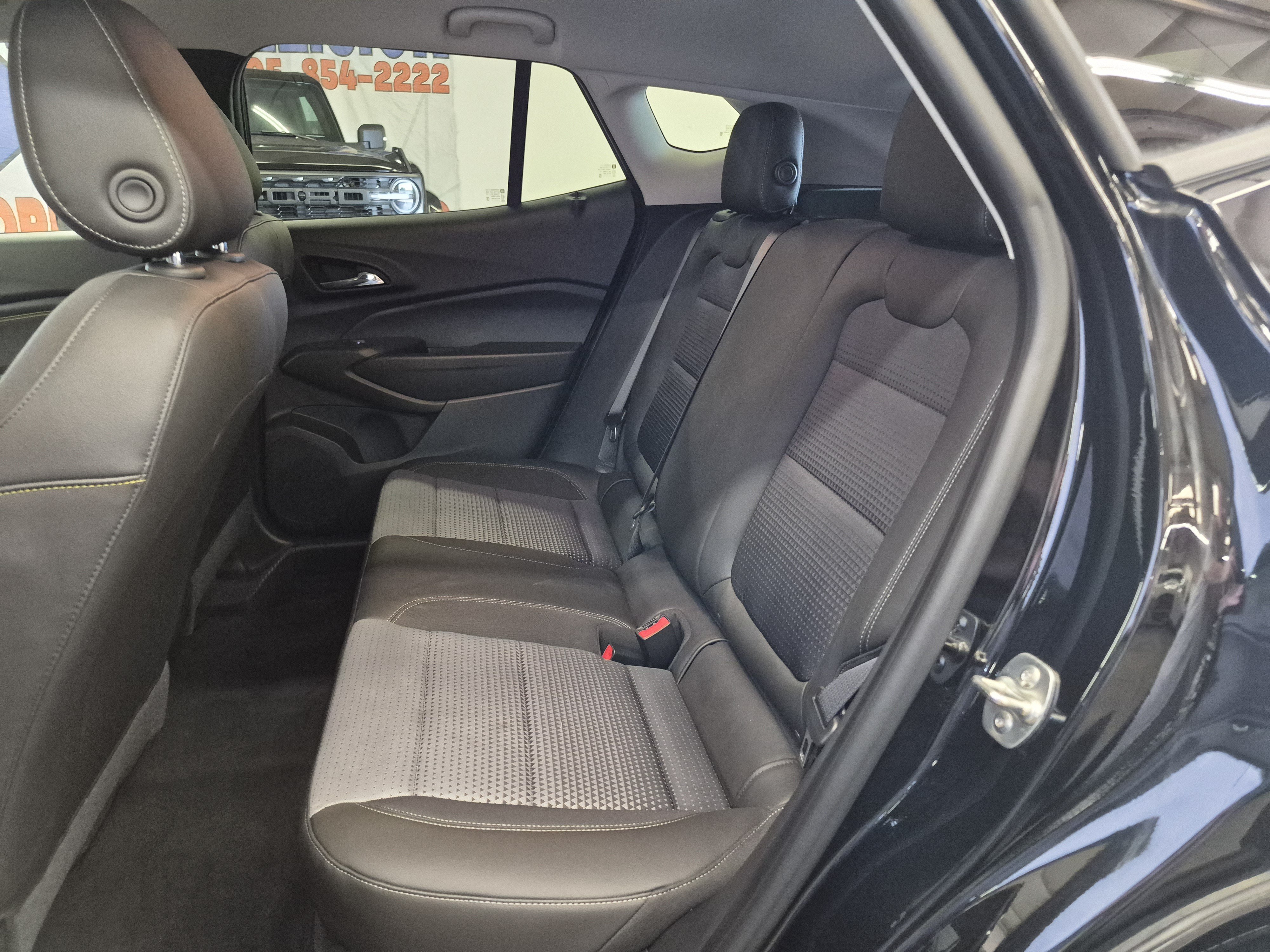 Used 2025 Chevrolet Trax LT FWD image 12