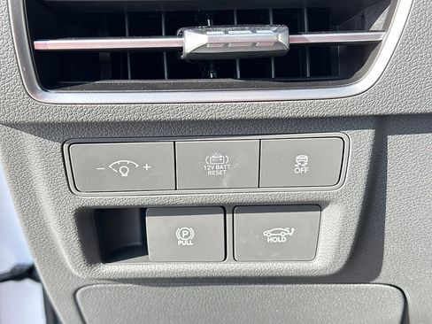 New 2025 Hyundai Sonata Limited image 27