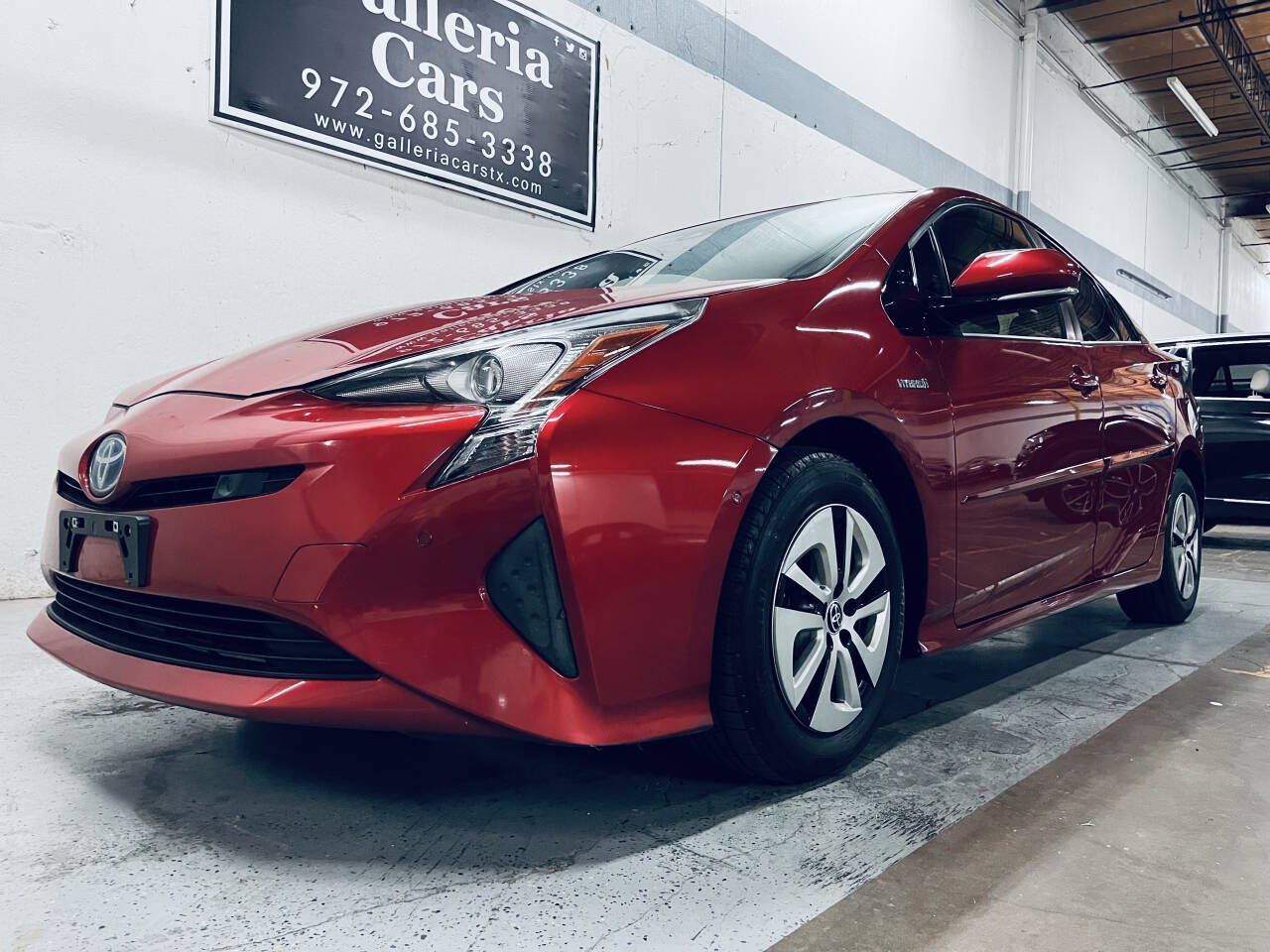 Used 2018 Toyota Prius Three FWD image 13