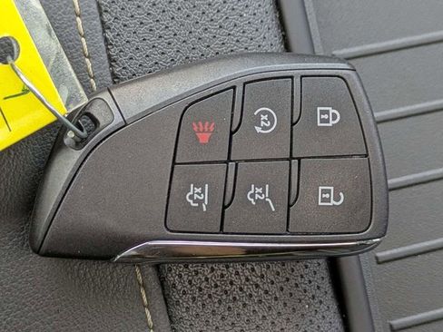 Used 2023 Chevrolet Tahoe Premier AWD/4WD image 32