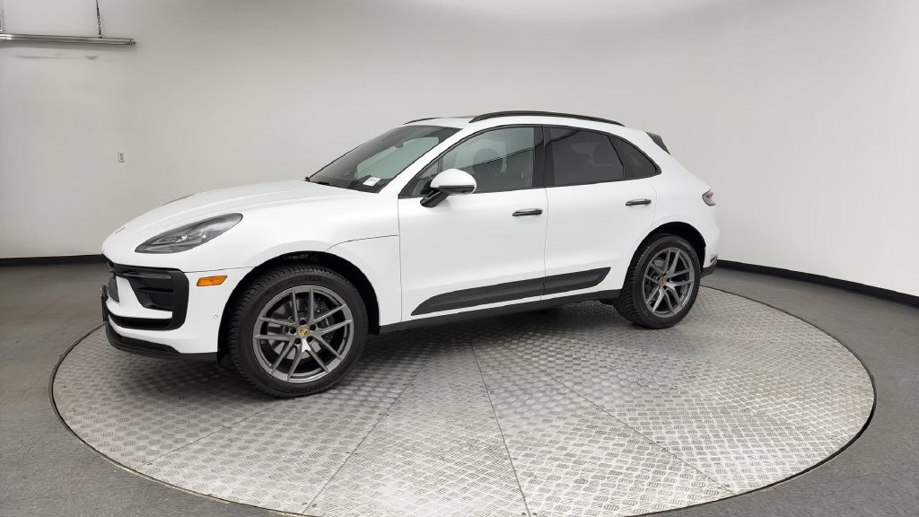 Used 2022 Porsche Macan AWD/4WD image 6