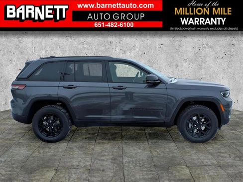 New 2025 Jeep Grand Cherokee Altitude image 7