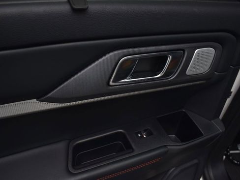 Certified 2025 Ford Explorer ST image 27