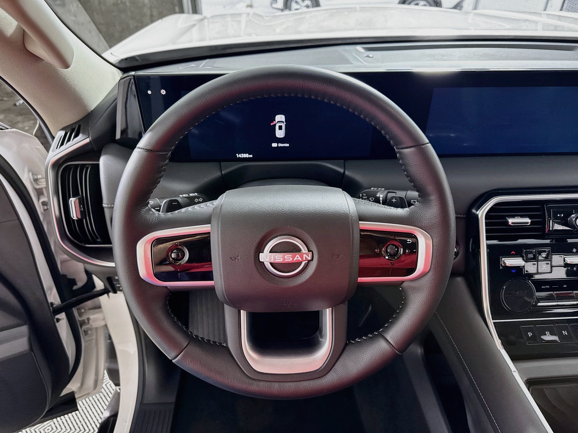 Used 2025 Nissan Armada SV AWD/4WD image 13