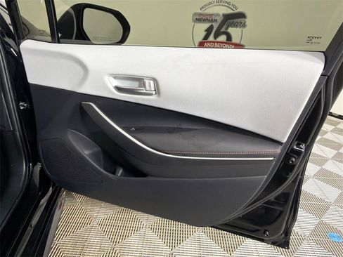 Used 2025 Toyota Corolla SE image 14