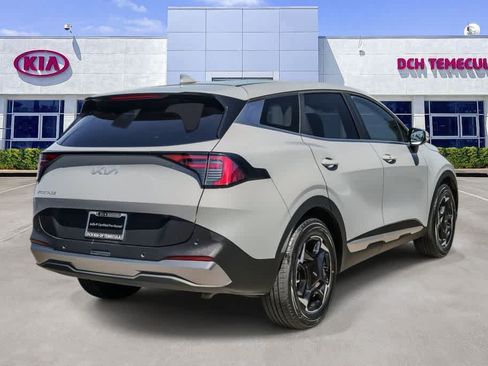 Certified 2026 Kia Sportage EX FWD image 4