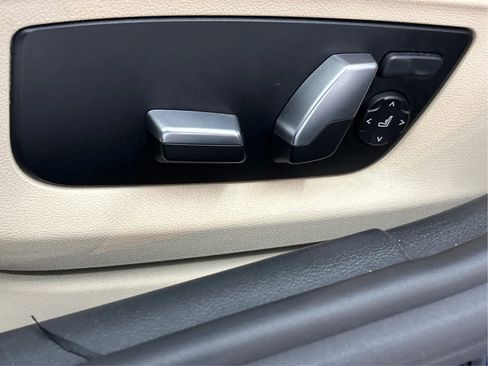 Used 2018 BMW 530e xDrive image 25