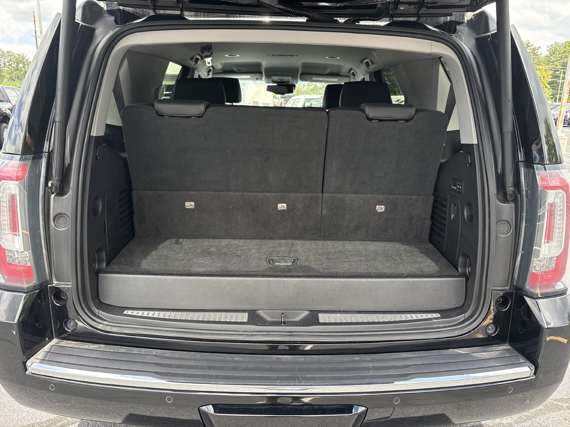 Used 2020 GMC Yukon Denali AWD/4WD image 23