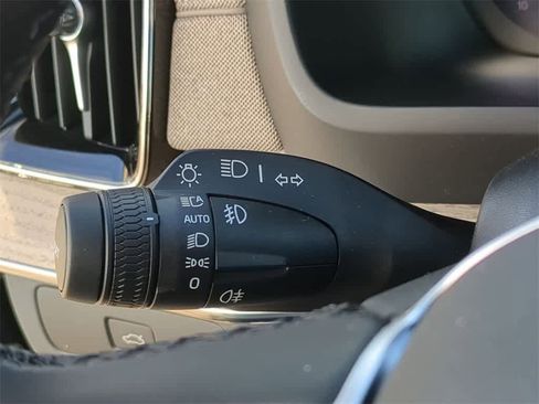 New 2026 Volvo XC90 B6 Plus w/ Protection Package Premier image 25