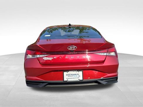 Used 2023 Hyundai Elantra SEL w/ Convenience Package FWD image 4