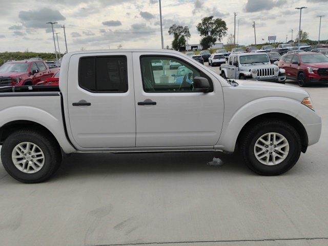 Used 2019 Nissan Frontier SV RWD image 2