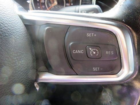 Used 2020 Jeep Gladiator Overland AWD/4WD image 17