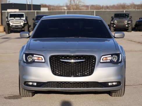 Used 2020 Chrysler 300 S image 5