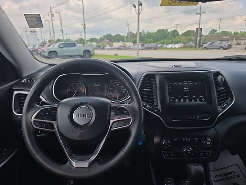 Used 2021 Jeep Cherokee Latitude AWD/4WD image 12