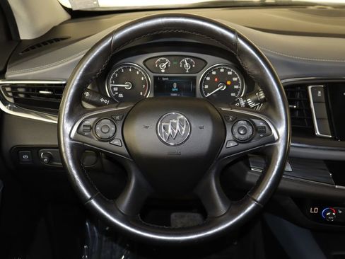 Used 2019 Buick Enclave Essence FWD image 7