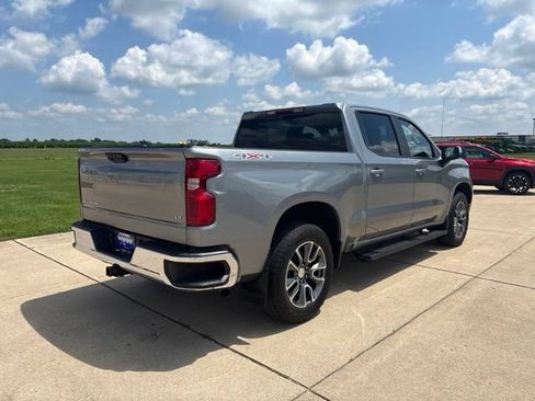 Used 2024 Chevrolet Silverado 1500 LT AWD/4WD image 9