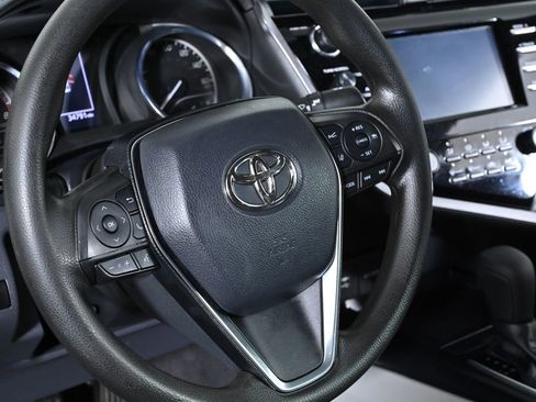 Used 2019 Toyota Camry LE image 11