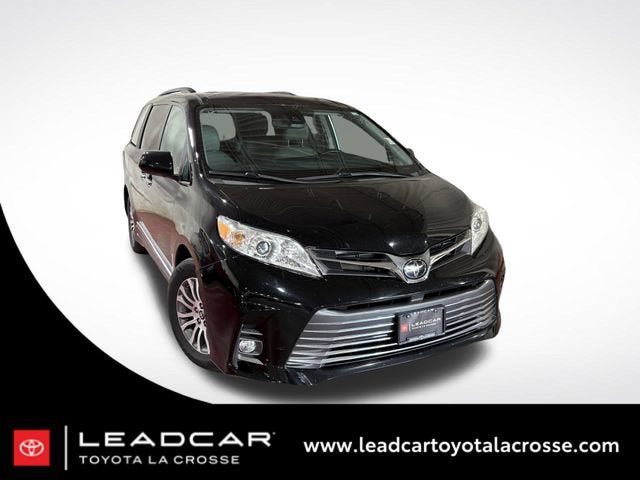 Certified 2020 Toyota Sienna XLE FWD image 1