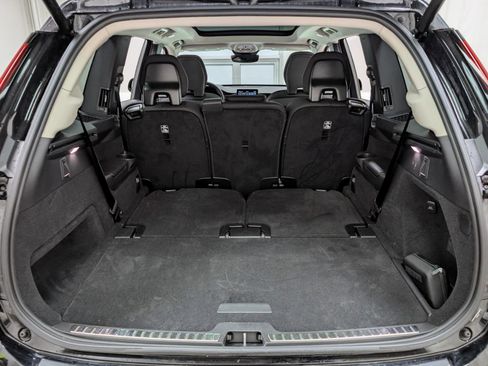 Used 2025 Volvo XC90 B5 Plus w/ Protection Package Premier image 24