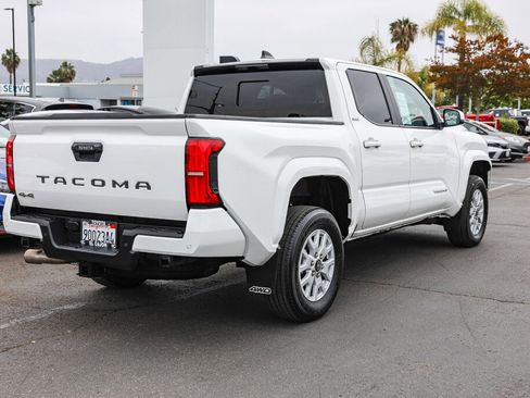 Certified 2024 Toyota Tacoma SR5 AWD/4WD image 24