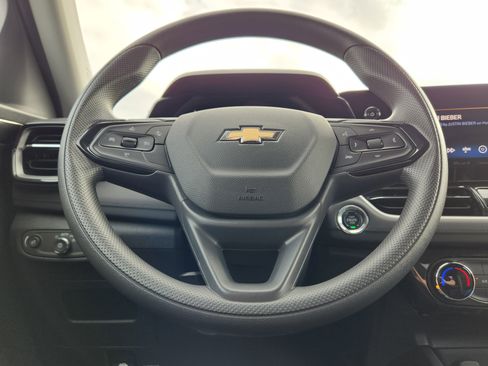 Used 2025 Chevrolet TrailBlazer LT image 21