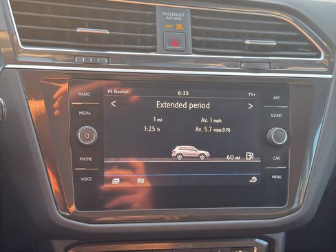 Used 2019 Volkswagen Tiguan SEL AWD/4WD image 19