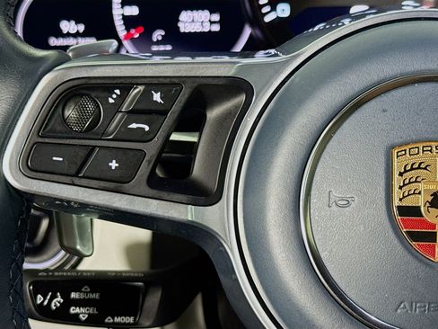 Used 2022 Porsche Cayenne AWD/4WD image 11