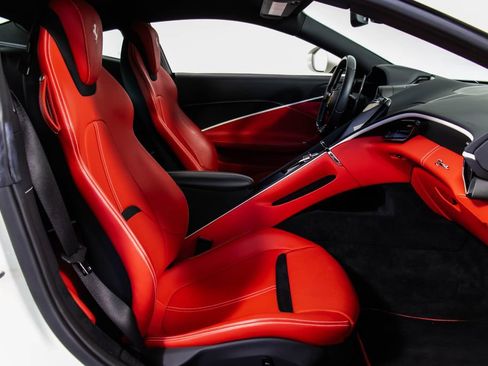 Certified 2022 Ferrari Roma RWD image 49