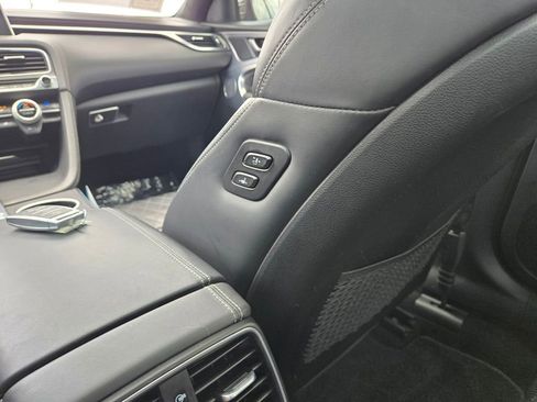 Used 2019 Genesis G70 2.0T Advanced w/ Sport Package RWD image 43