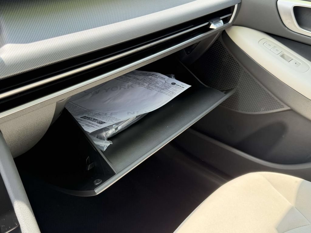 Used 2025 Hyundai Sonata SE FWD image 31