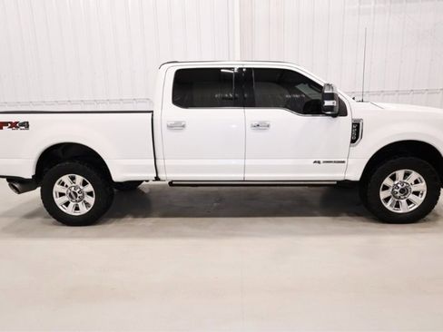 Used 2020 Ford F250 Platinum image 2