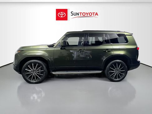 Used 2024 Lexus GX 550 w/ Accessory Package (2T) AWD/4WD image 7