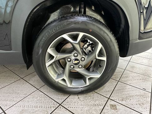 Certified 2025 Chevrolet Trax LT w/ LT Convenience Package image 11