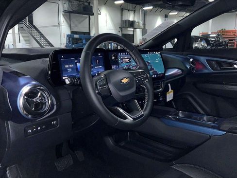 New 2026 Chevrolet Equinox EV LT w/ Convenience Package II FWD image 7