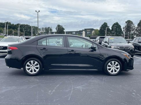 Used 2025 Toyota Corolla LE FWD image 8