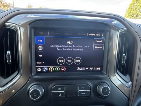 Used 2022 Chevrolet Silverado 3500 High Country w/ Technology Package image 13