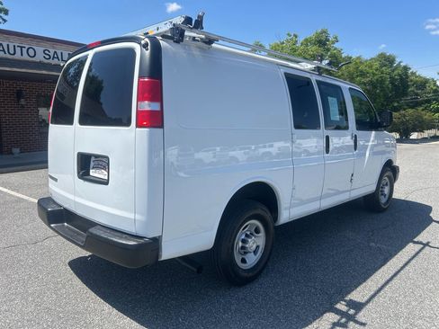 Used 2017 Chevrolet Express 2500 RWD image 8