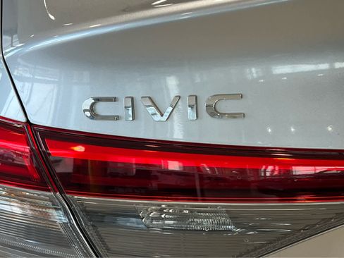 Used 2023 Honda Civic Sport image 9