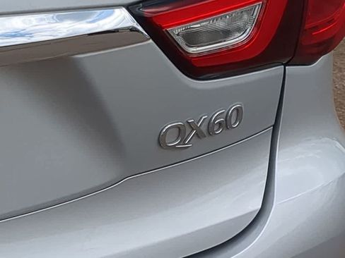 Used 2016 INFINITI QX60 Luxe w/ Premium Package AWD/4WD image 12