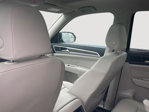 Certified 2023 Volkswagen Atlas SEL AWD/4WD image 17