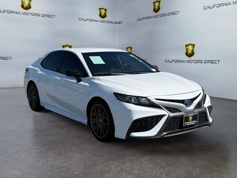Used 2023 Toyota Camry SE w/ Convenience Package FWD image 7