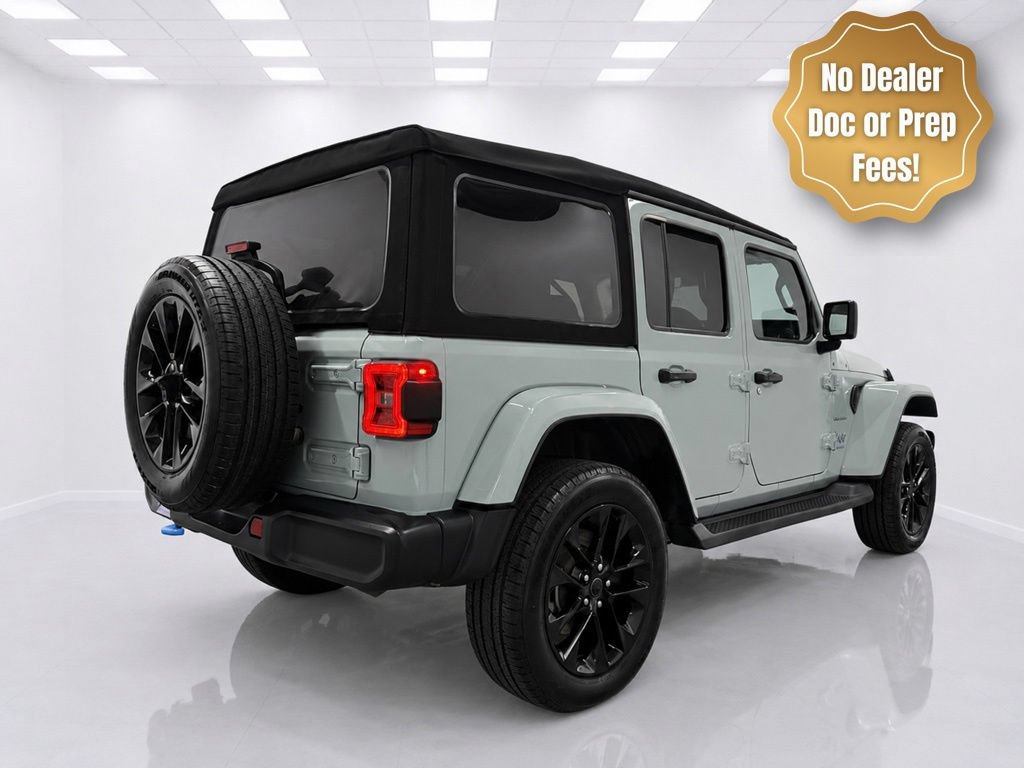 Used 2024 Jeep Wrangler Unlimited Sahara w/ Technology Group AWD/4WD image 3