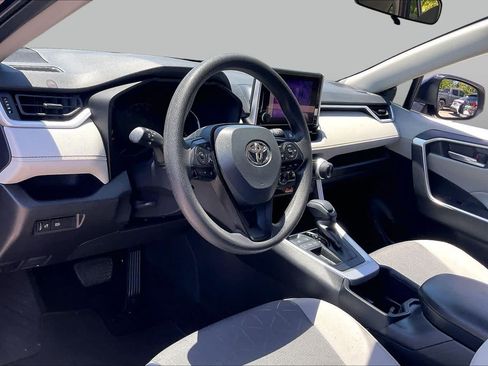 Used 2025 Toyota RAV4 XLE FWD image 16