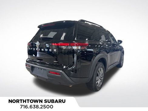 Used 2025 Nissan Pathfinder SV image 17