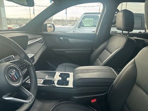 Certified 2025 Buick Enclave Preferred image 10