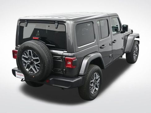 Used 2025 Jeep Wrangler Unlimited Sahara AWD/4WD image 25