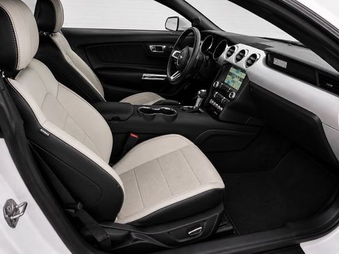 Used 2016 Ford Mustang GT Premium w/ Equipment Group 401A RWD image 9
