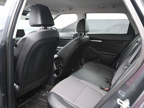 Used 2022 Kia Seltos Nightfall Edition image 2