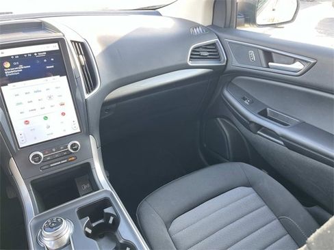 Used 2023 Ford Edge SE image 14