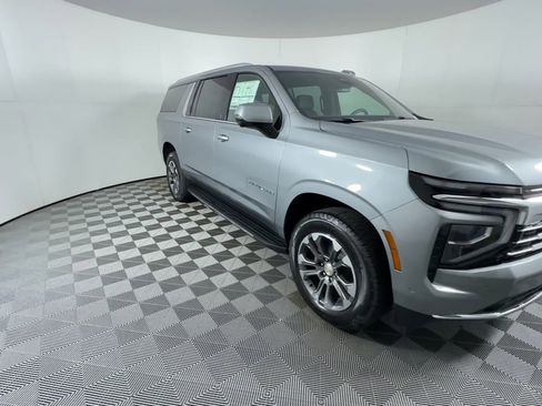 New 2026 Chevrolet Suburban LT w/ Comfort Package image 61